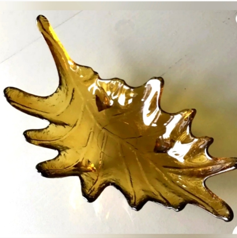 VINTAGE MCM FREE FORM LEAF SHAPED AMBER AET GLASS DISH BOWL